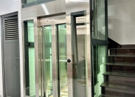Thị Trường Lắp Đặt Thang Máy Kính Tại TP.HCM: Bùng Nổ Nhu Cầu Và Những Lưu Ý "Vàng"