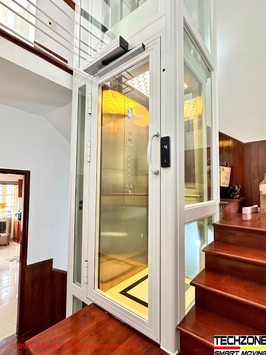 Thang máy lầu đài nhập khẩu